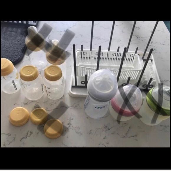 Baby bottles - Picture 1 of 1